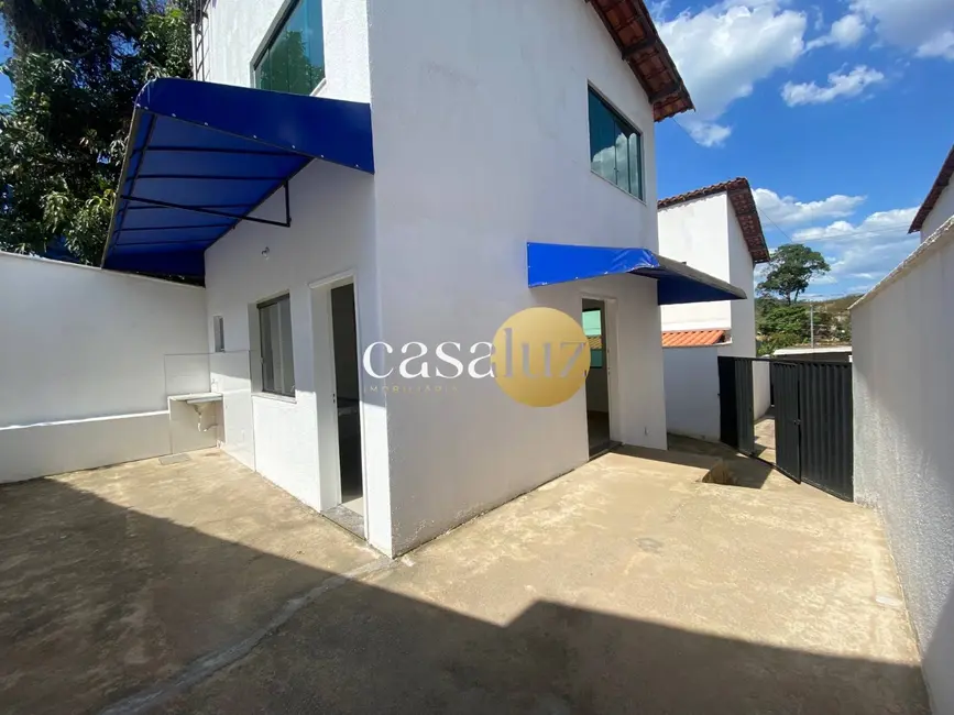 Foto 1 de Casa com 2 quartos à venda, 90m2 em Sarzedo - MG
