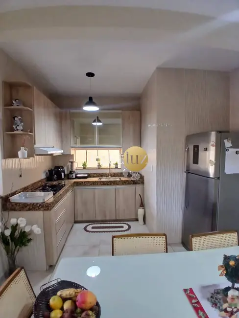 Foto 2 de Casa com 2 quartos à venda, 162m2 em Centro, Sarzedo - MG