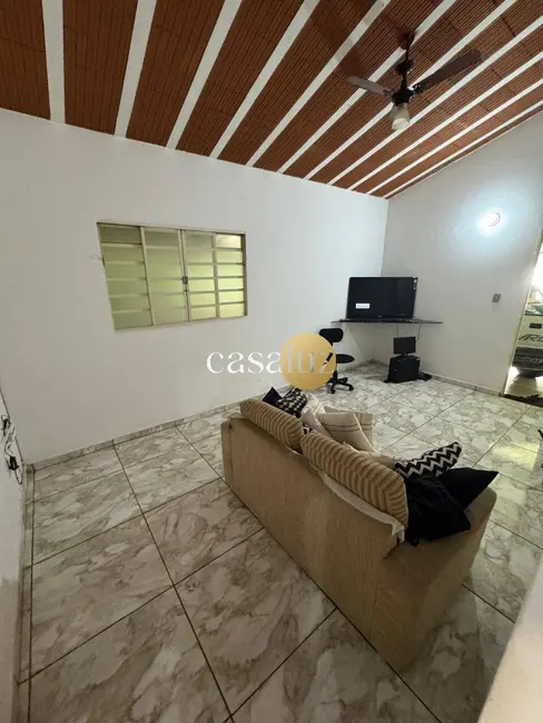 Foto 3 de Casa com 2 quartos à venda, 255m2 em Sarzedo - MG