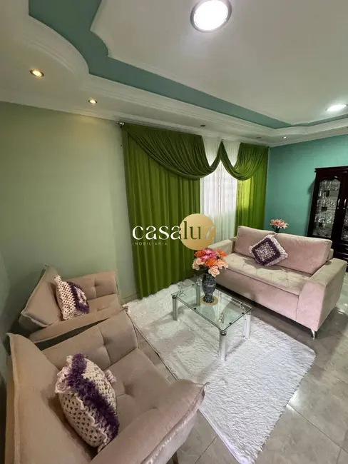 Foto 1 de Casa com 3 quartos à venda, 250m2 em Sarzedo - MG