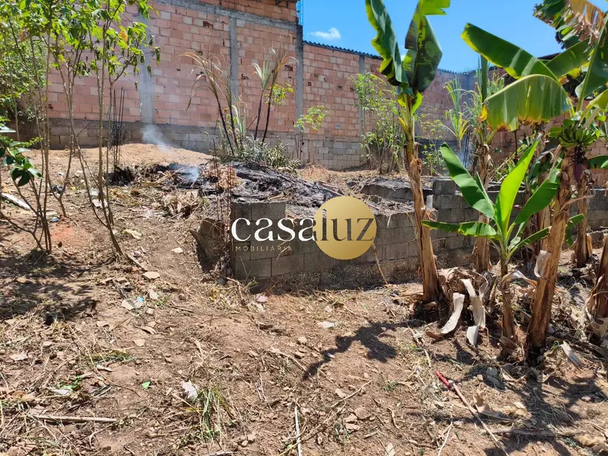 Foto 4 de Terreno / Lote à venda, 255m2 em Sarzedo - MG