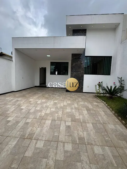 Foto 1 de Casa com 3 quartos à venda, 1807376m2 em Sarzedo - MG