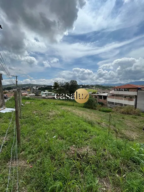 Foto 1 de Terreno / Lote à venda, 360m2 em Sarzedo - MG