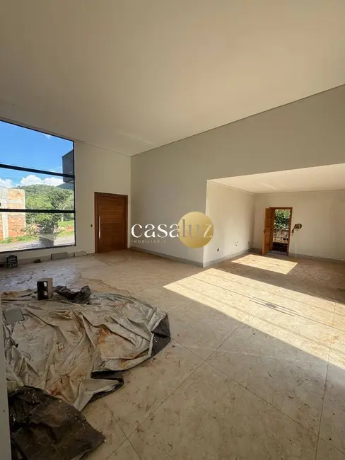 Foto 2 de Casa com 3 quartos à venda, 1000m2 em Mario Campos - MG