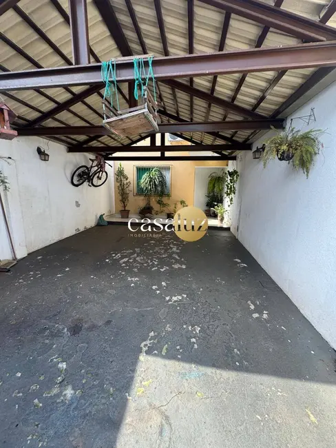 Foto 1 de Casa com 3 quartos à venda, 127m2 em Sarzedo - MG