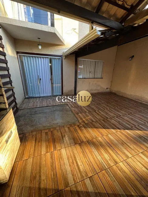 Foto 1 de Casa com 3 quartos à venda em Sarzedo - MG