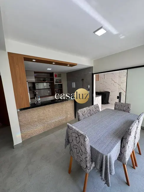 Foto 3 de Casa com 3 quartos à venda, 200m2 em São Pedro, Ibirite - MG