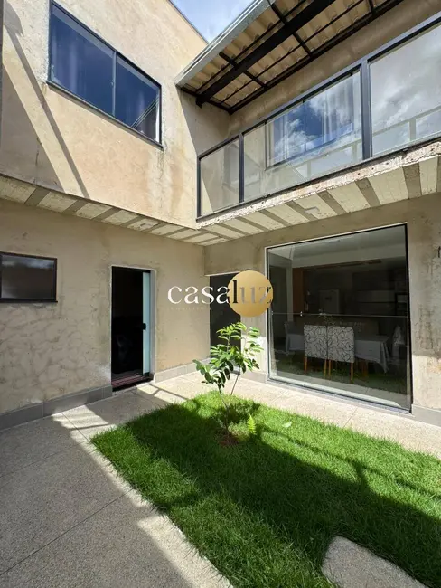 Foto 1 de Casa com 3 quartos à venda, 200m2 em São Pedro, Ibirite - MG