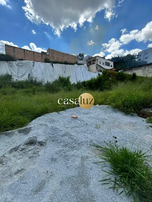 Foto 5 de Terreno / Lote à venda, 1080m2 em Sarzedo - MG