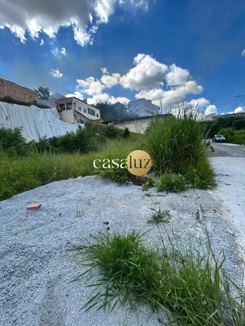 Foto 6 de Terreno / Lote à venda, 1080m2 em Sarzedo - MG