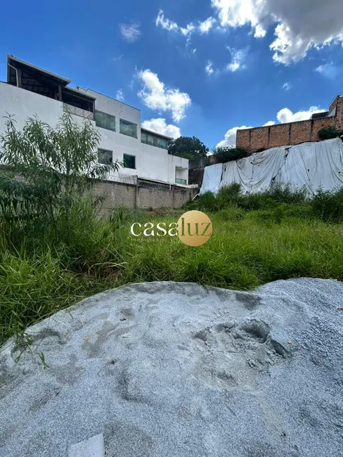 Foto 3 de Terreno / Lote à venda, 1080m2 em Sarzedo - MG