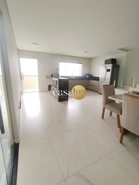 Foto 4 de Casa com 3 quartos à venda, 180m2 em Sarzedo - MG