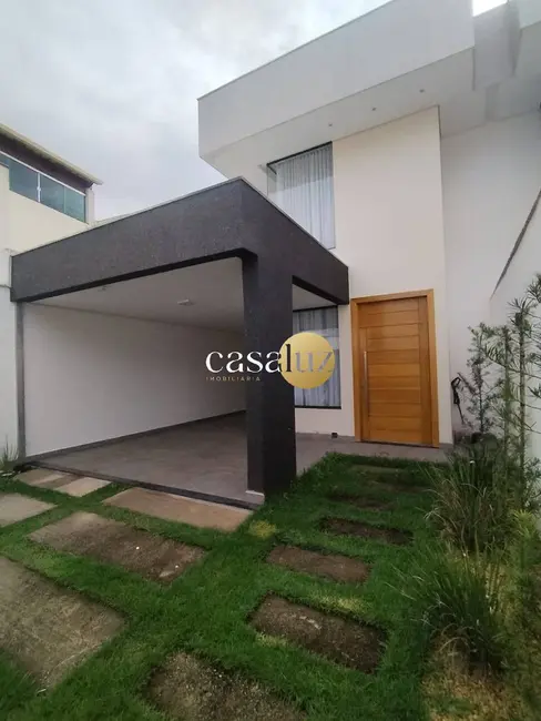 Foto 1 de Casa com 3 quartos à venda, 180m2 em Sarzedo - MG