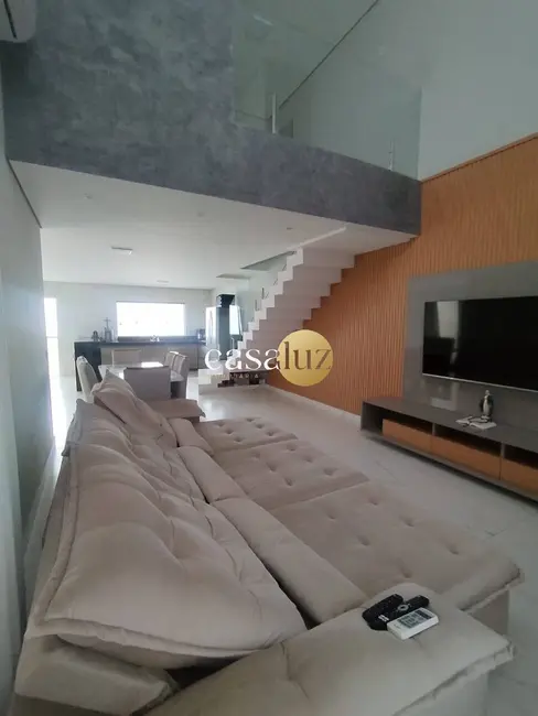 Foto 2 de Casa com 3 quartos à venda, 180m2 em Sarzedo - MG