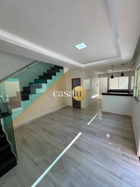 Foto 3 de Casa com 3 quartos à venda, 215m2 em Sarzedo - MG