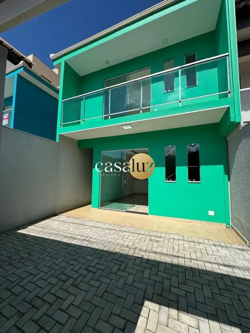 Foto 1 de Casa com 3 quartos à venda, 150m2 em Sarzedo - MG