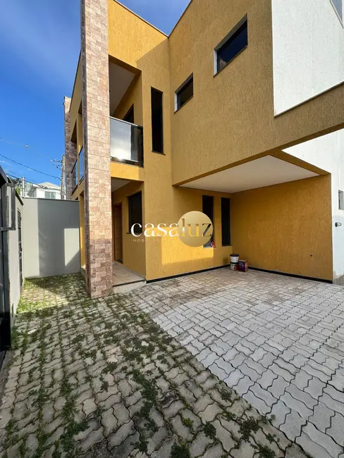 Foto 1 de Casa com 3 quartos à venda, 177m2 em Sarzedo - MG