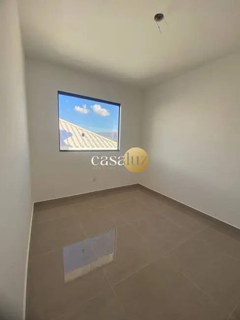Foto 5 de Casa com 2 quartos à venda, 79m2 em Sarzedo - MG