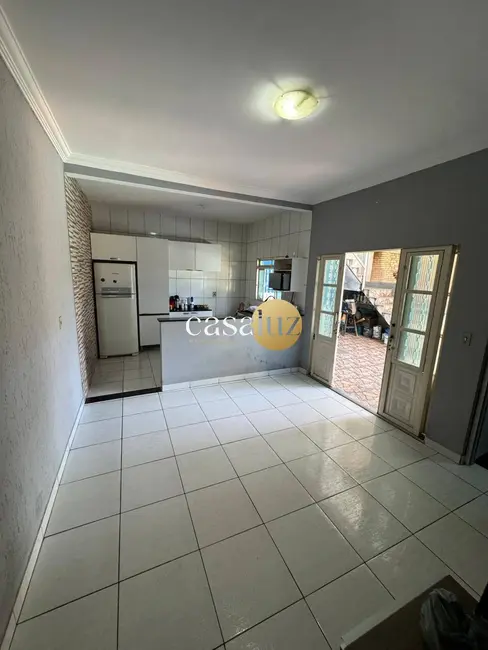 Foto 2 de Casa com 3 quartos à venda, 250m2 em Sarzedo - MG