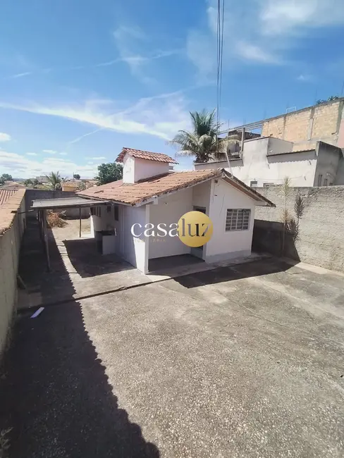 Foto 1 de Casa com 2 quartos à venda, 256m2 em Sarzedo - MG