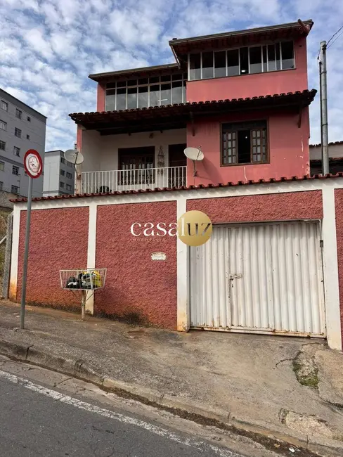 Foto 2 de Casa com 3 quartos à venda, 100m2 em Belo Horizonte - MG