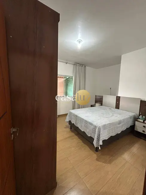 Foto 5 de Casa com 5 quartos à venda, 250m2 em Sarzedo - MG