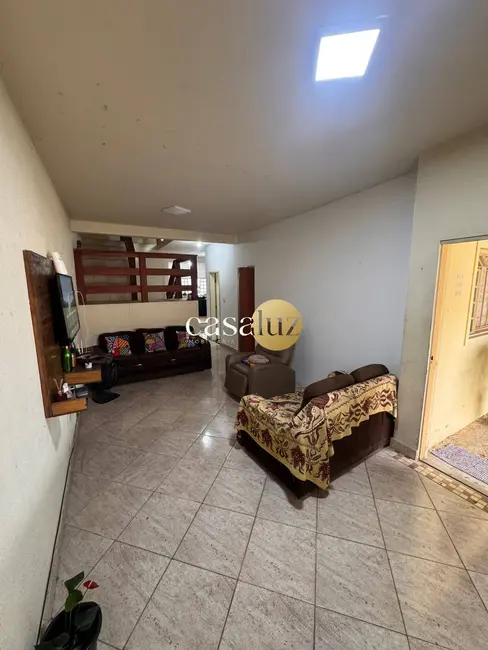 Casa com 6 quartos à venda, 450m2 em Bandeirinhas, Betim - MG - imagem 3 Foto 3 de Casa com 6 quartos à venda, 450m2 em Bandeirinhas, Betim - MG