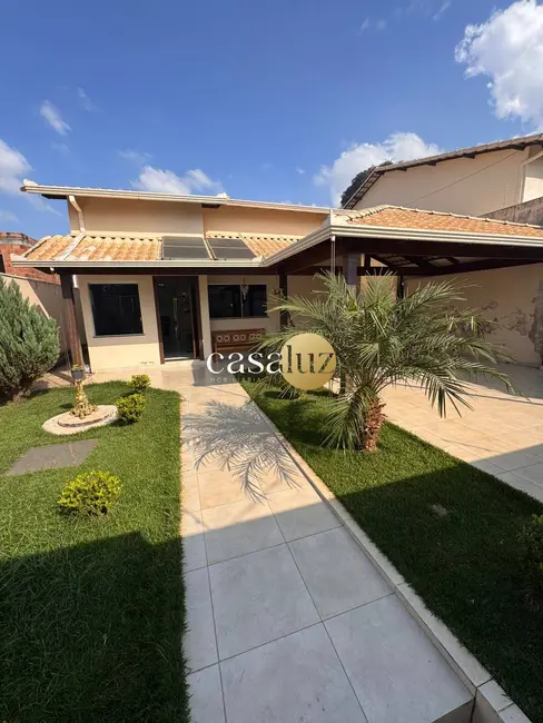 Foto 1 de Casa com 3 quartos à venda, 360m2 em Igarape - MG