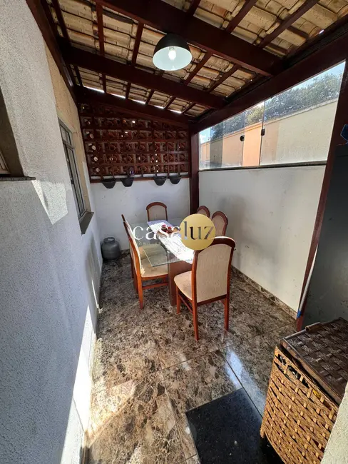 Casa com 2 quartos à venda, 58m2 em Sarzedo - MG - imagem 3 Foto 3 de Casa com 2 quartos à venda, 58m2 em Sarzedo - MG