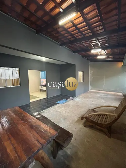 Foto 1 de Casa com 4 quartos à venda, 200m2 em Sarzedo - MG
