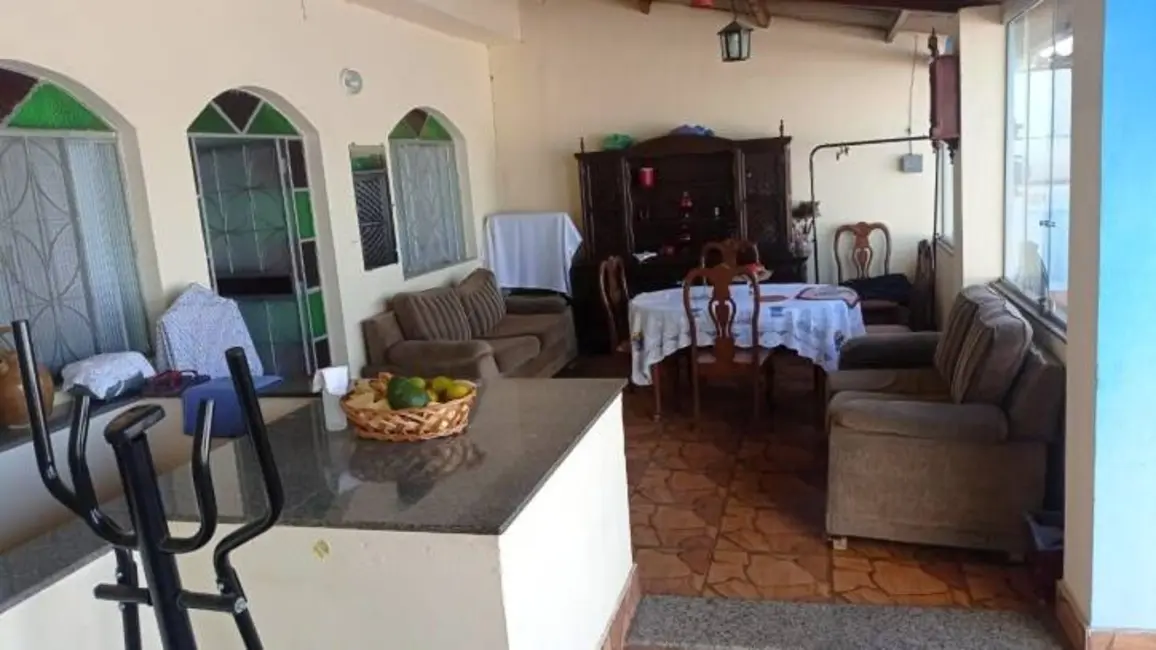 Foto 2 de Casa com 7 quartos à venda, 360m2 em Ibirite - MG