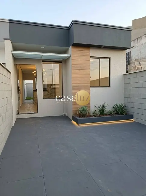 Foto 1 de Casa com 2 quartos à venda, 129m2 em Camargos, Ibirite - MG