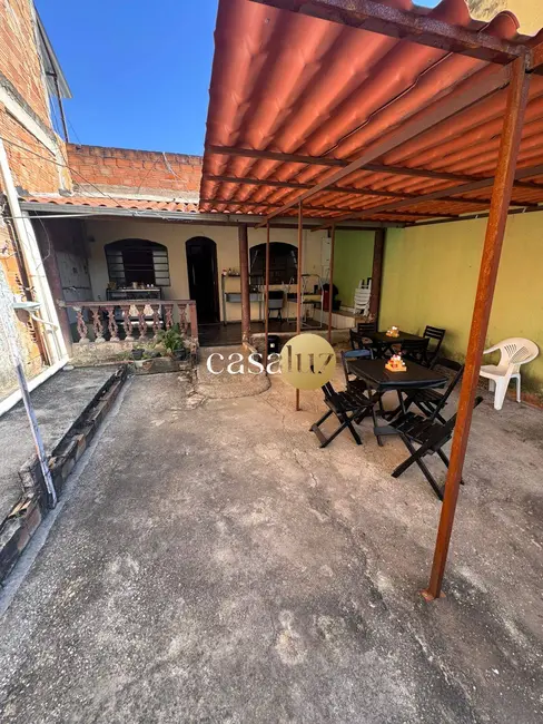 Foto 1 de Casa com 3 quartos à venda, 230m2 em Sarzedo - MG
