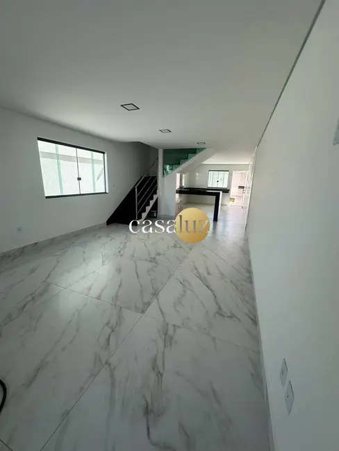 Foto 2 de Casa com 3 quartos à venda, 180m2 em Sarzedo - MG