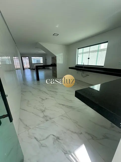 Foto 3 de Casa com 3 quartos à venda, 180m2 em Sarzedo - MG