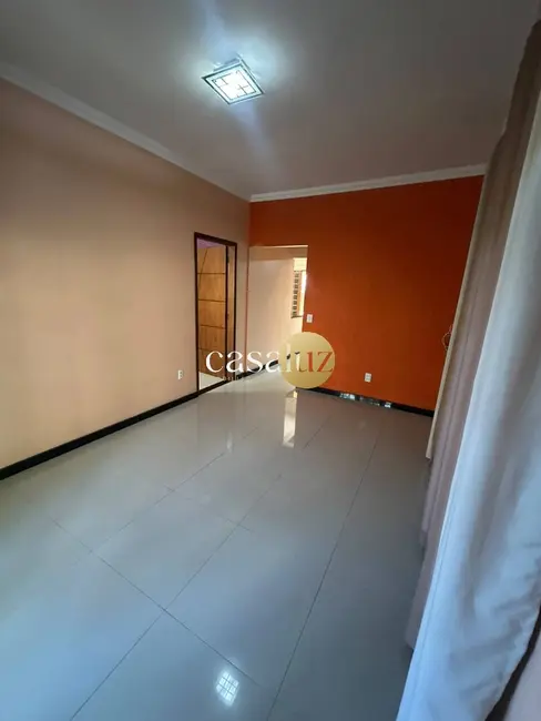 Casa com 2 quartos à venda, 360m2 em Mario Campos - MG - imagem 3 Foto 3 de Casa com 2 quartos à venda, 360m2 em Mario Campos - MG