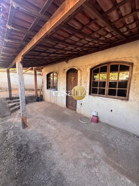 Foto 1 de Casa com 3 quartos à venda, 336m2 em Sarzedo - MG