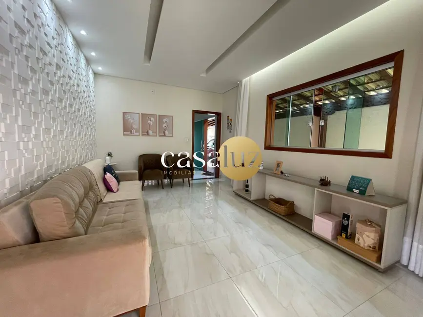 Foto 2 de Casa com 5 quartos à venda, 360m2 em Sarzedo - MG
