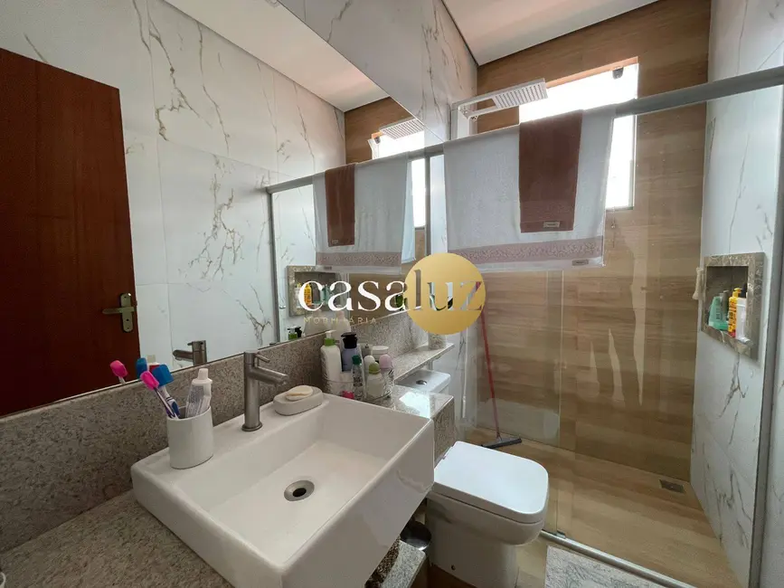Foto 6 de Casa com 5 quartos à venda, 360m2 em Sarzedo - MG