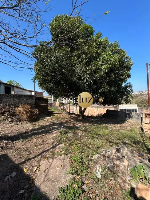 Foto 1 de Terreno / Lote à venda, 360m2 em Sarzedo - MG