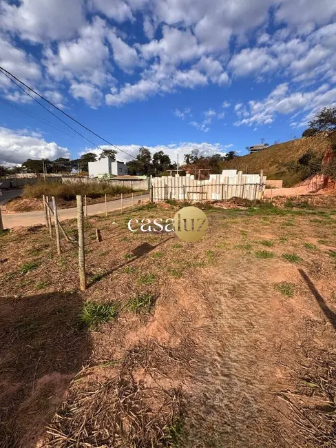 Foto 1 de Terreno / Lote à venda, 300m2 em Sarzedo - MG