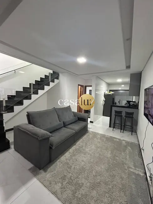 Foto 1 de Casa com 3 quartos à venda, 82m2 em Sarzedo - MG