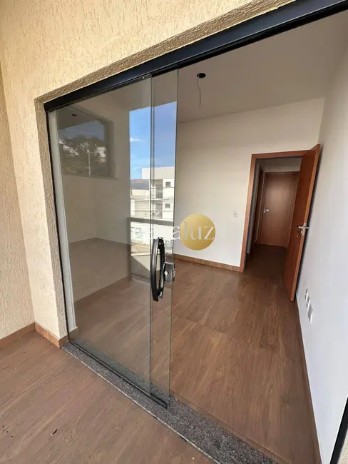 Foto 9 de Casa com 3 quartos à venda, 125m2 em Sarzedo - MG