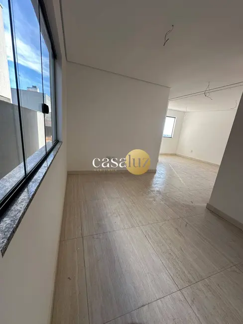 Foto 3 de Casa com 3 quartos à venda, 250m2 em Sarzedo - MG