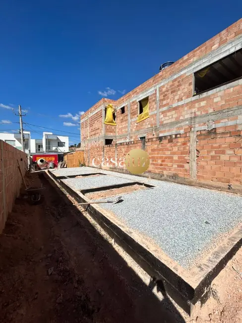 Foto 1 de Casa com 2 quartos à venda, 114m2 em Sarzedo - MG