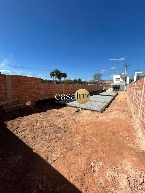 Foto 1 de Casa com 3 quartos à venda, 179m2 em Sarzedo - MG