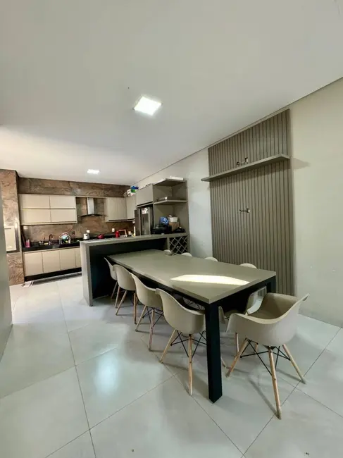 Casa de Condomínio com 3 quartos à venda, 132m2 em Jardim das Palmeiras, Cuiaba - MT - imagem 5 Foto 5 de Casa de Condomínio com 3 quartos à venda, 132m2 em Jardim das Palmeiras, Cuiaba - MT