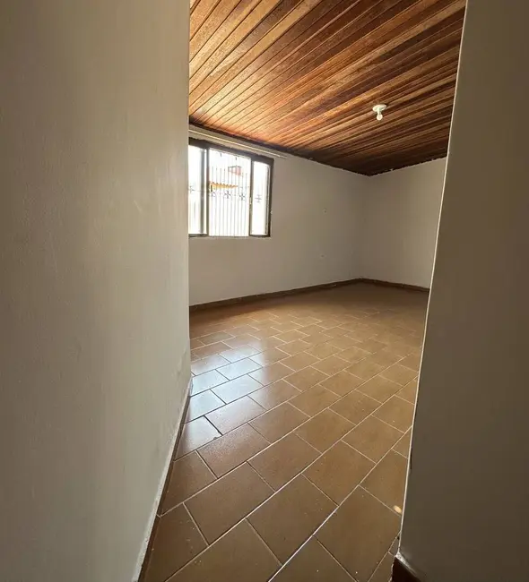 Casa com 4 quartos à venda, 235m2 em Jardim Shangri-Lá, Cuiaba - MT - imagem 5 Foto 5 de Casa com 4 quartos à venda, 235m2 em Jardim Shangri-Lá, Cuiaba - MT