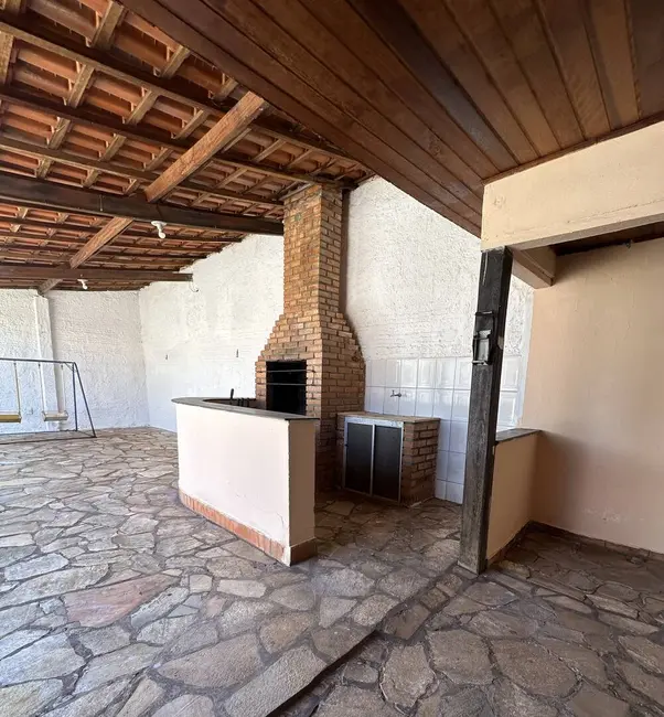 Casa com 4 quartos à venda, 235m2 em Jardim Shangri-Lá, Cuiaba - MT - imagem 7 Foto 7 de Casa com 4 quartos à venda, 235m2 em Jardim Shangri-Lá, Cuiaba - MT