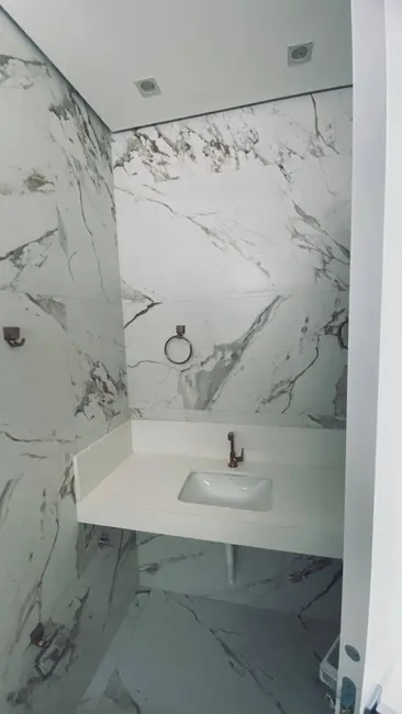Casa com 3 quartos à venda, 250m2 em Cuiaba - MT - imagem 8 Foto 8 de Casa com 3 quartos à venda, 250m2 em Cuiaba - MT